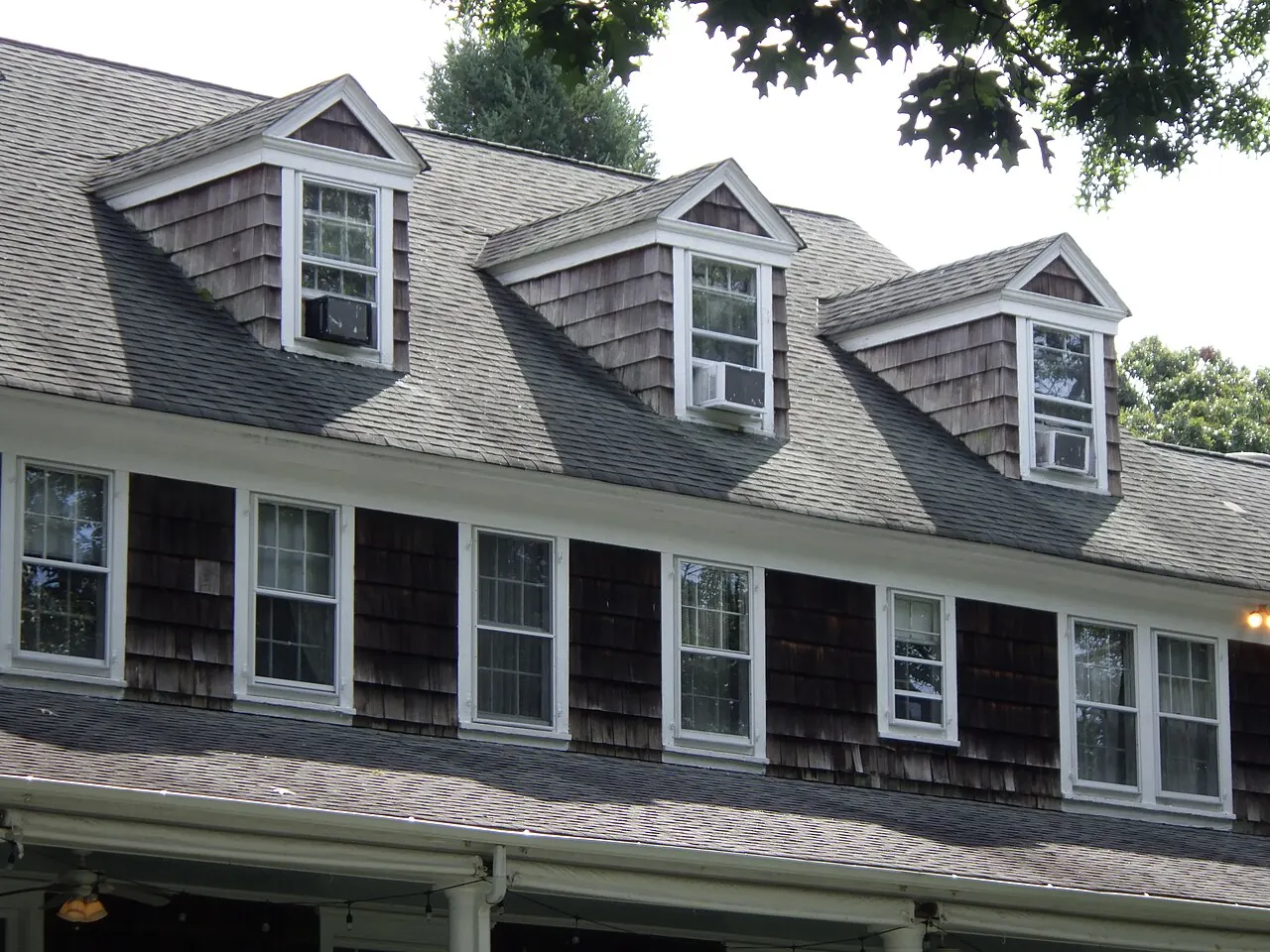 The Rams Head Inn, Shelter Island Heights: Hybrid - 20th Century (American Colonial, Shingle Style) - Shelter Island Heights, NY - Ram's Hea